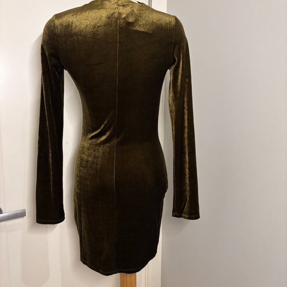H&M Velvet Dress - Picture 5 of 7